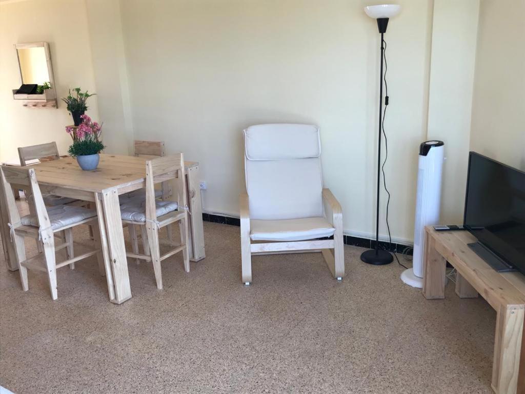 El Faro Apartaments Platja Llarga-Les Salines-Tgn Tarragona Exterior foto